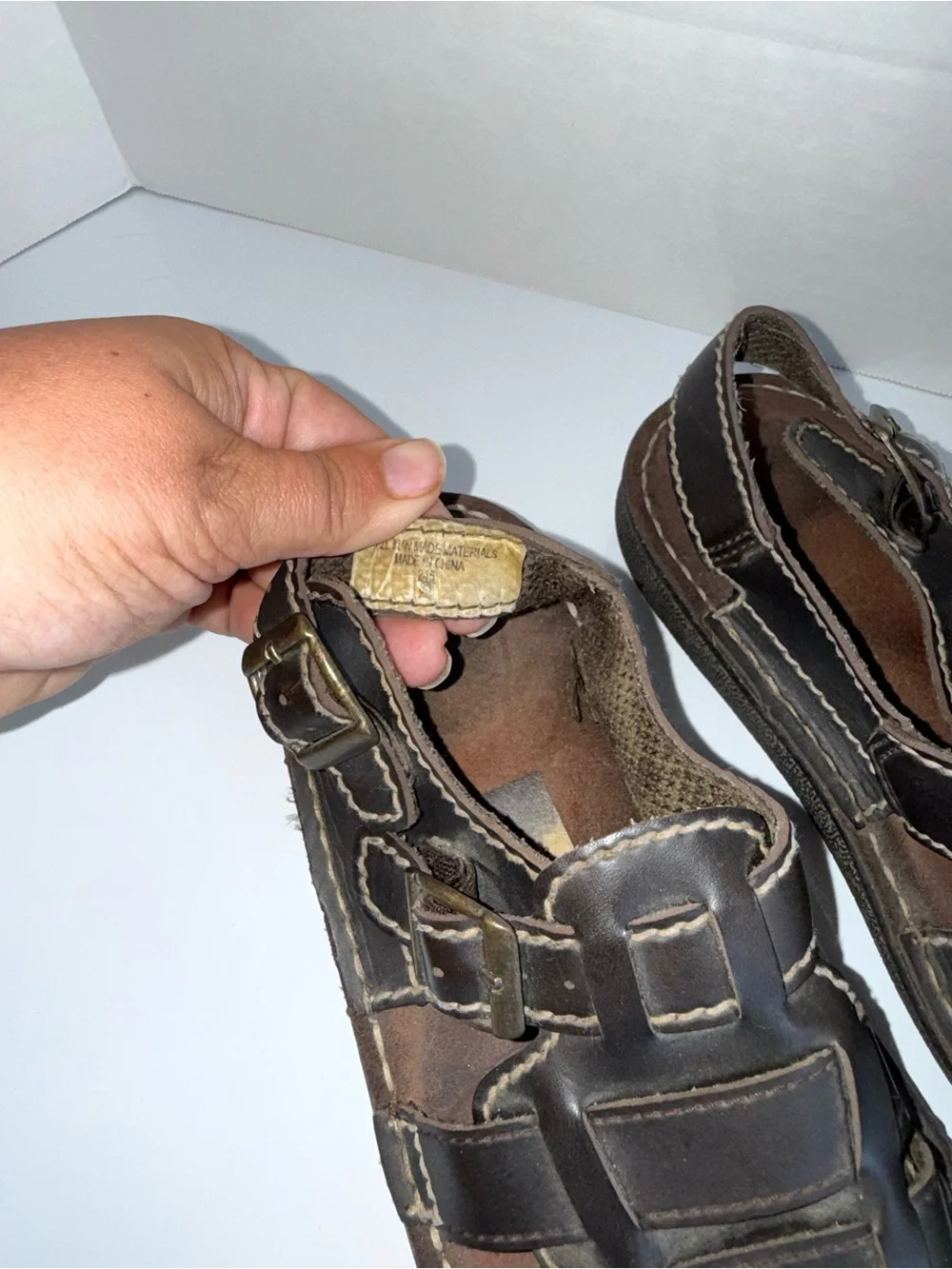 VINTAGE RUGGED OUTERWEAR brown leather 90s grunge fisherman’s sandals 5.5